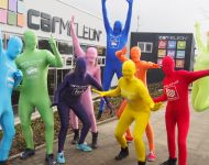 Carmeleon Autohaus Promotion Aktion mit 9 verschiedenfarbigen Morphsuits